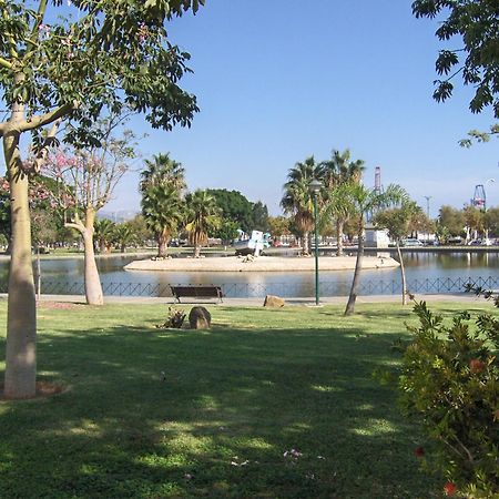 La Caramba Amplio Apartamento En La Playa Malaga Bagian luar foto