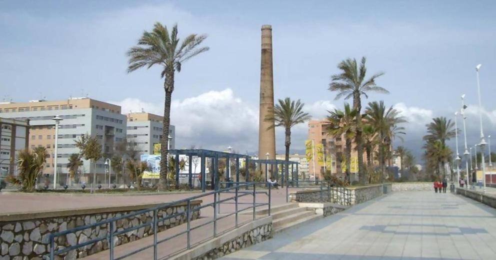 La Caramba Amplio Apartamento En La Playa Malaga Bagian luar foto