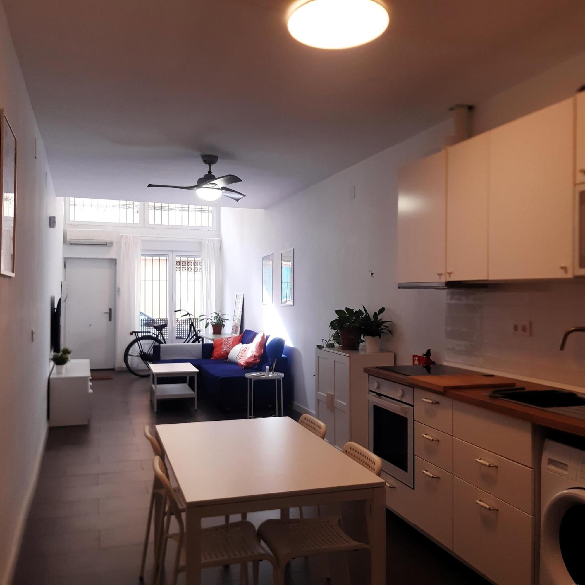 La Caramba Amplio Apartamento En La Playa Malaga Bagian luar foto