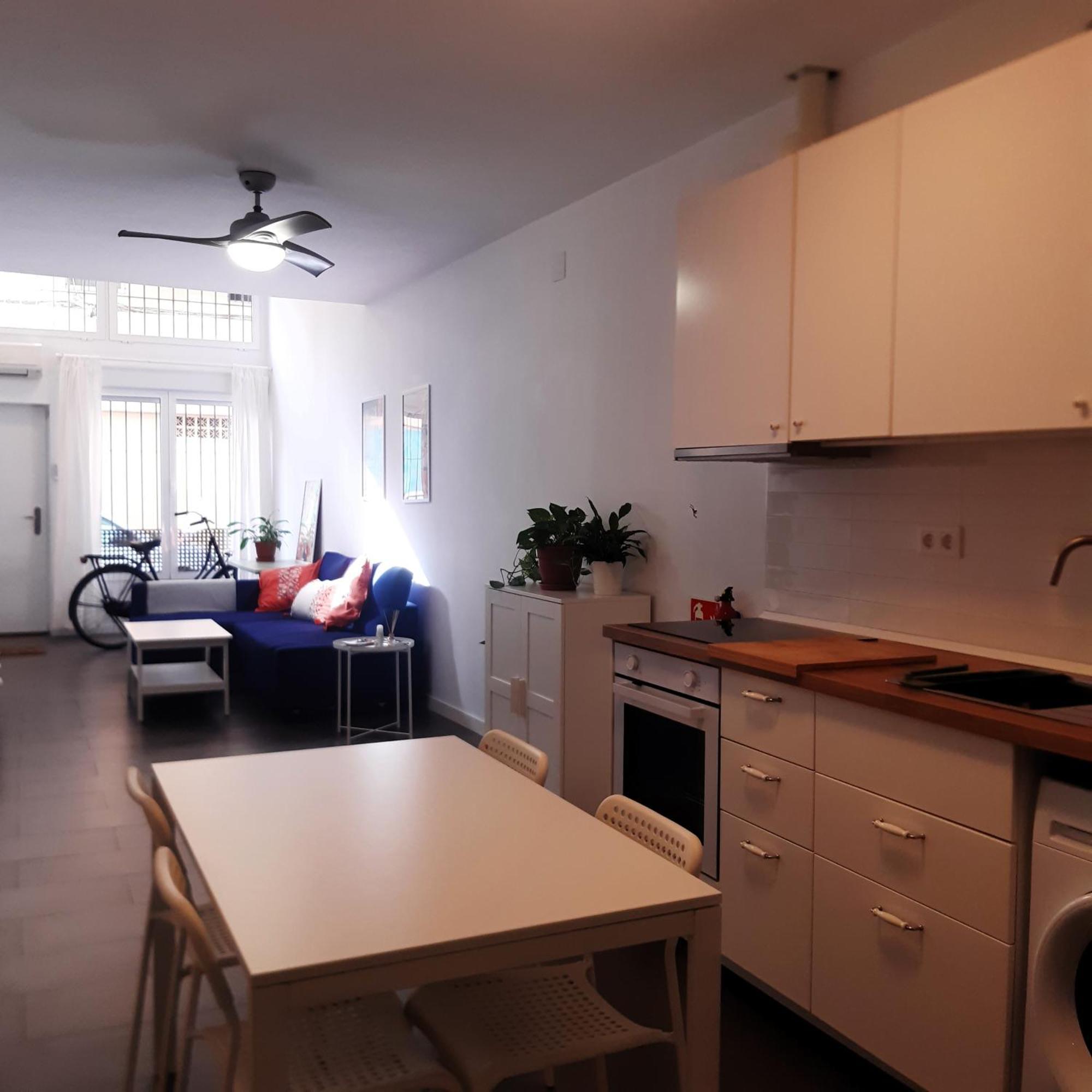 La Caramba Amplio Apartamento En La Playa Malaga Bagian luar foto