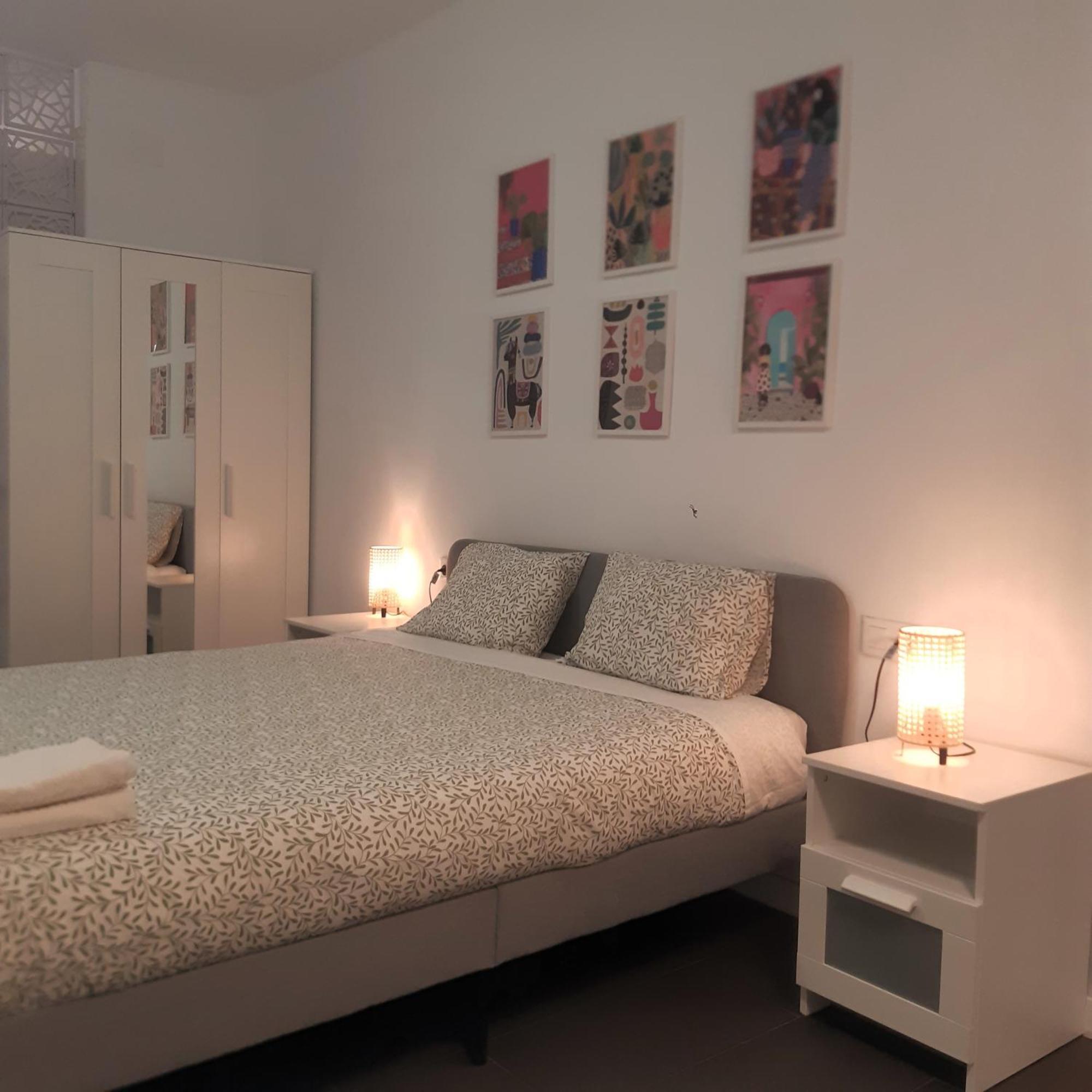La Caramba Amplio Apartamento En La Playa Malaga Bagian luar foto
